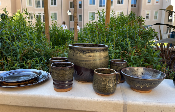 Hong.pottery