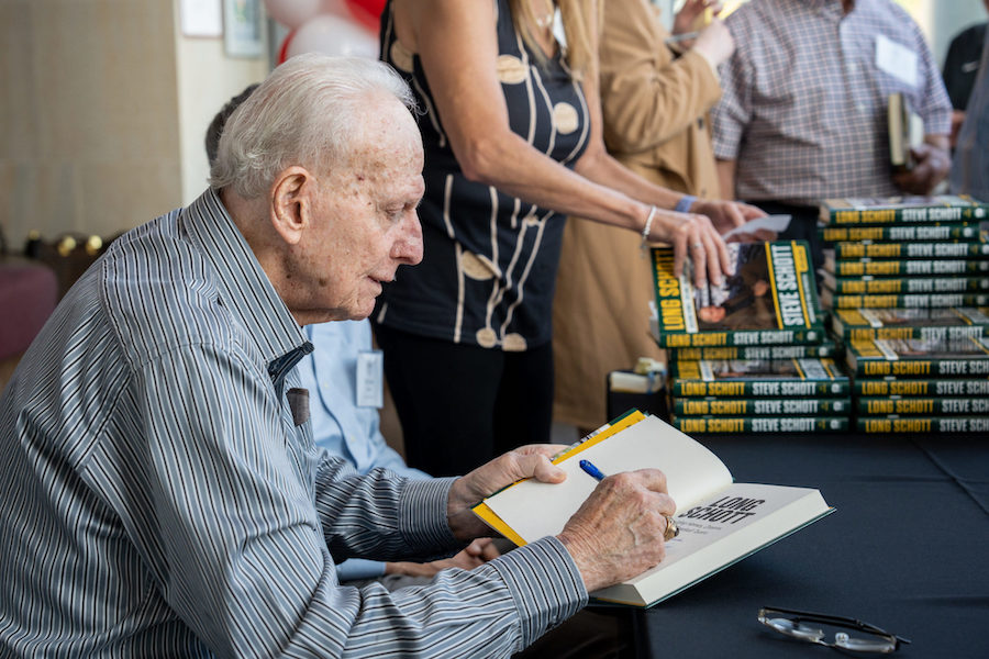 Steve Schott Book Signing 120